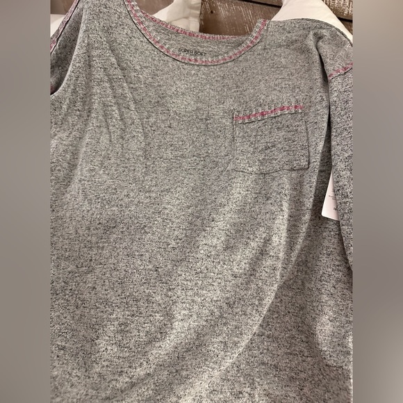 Torrid Relaxed Fit Super Soft Plush Crew Neck Pocket Contrast Stitch Tee - Picture 2 of 4